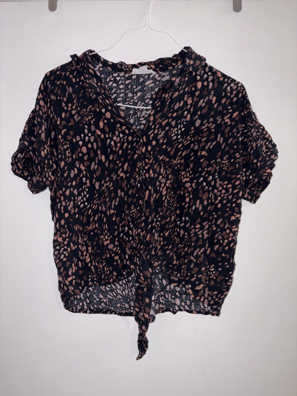 BeachLunchLounge Animal Print Tie Front Blouse